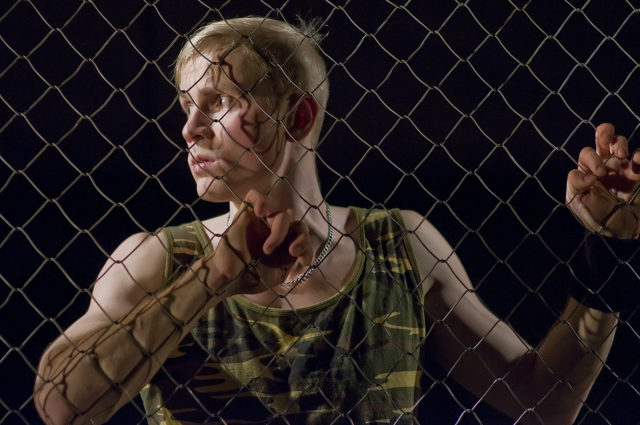 Kristo Viiding lavastuses "Mängud tagahoovis ehk Because"