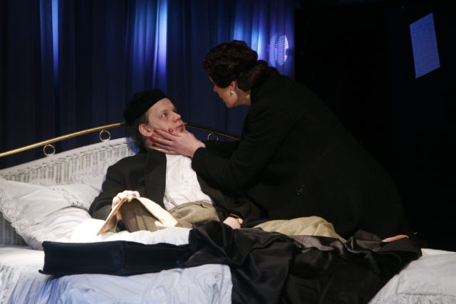 Hendrik Toompere ja Merle Palmiste lavastuses "Boulgakoff".