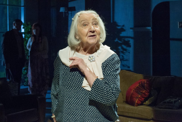 Ita Ever lavastuses "Finaal".