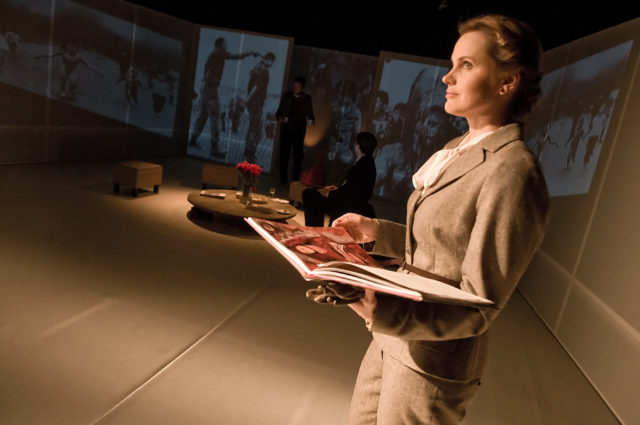 Harriet Toompere lavastuses "Hävituse ingel".