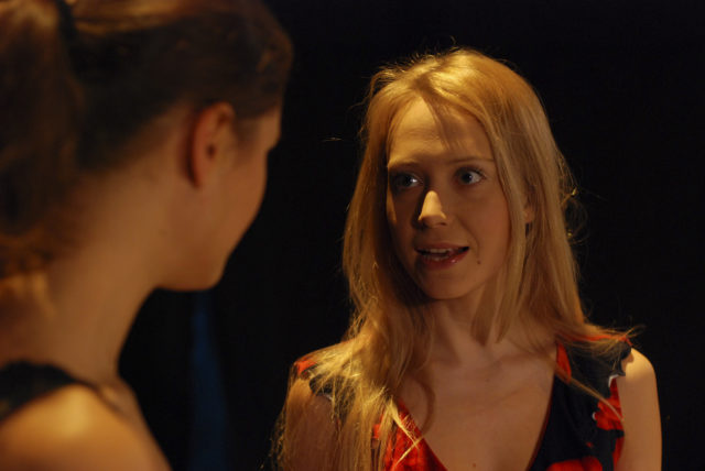 Mari-Liis Lill lavastuses "Head ööd, vend".