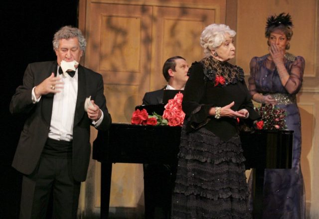 Stseen lavastusest "Hiilgav!".