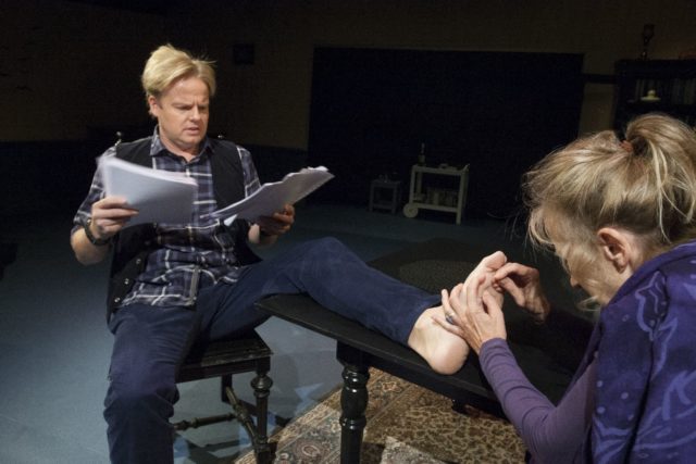 Tiit Sukk ja Kaie Mihkelson lavastuses "Hõimud".