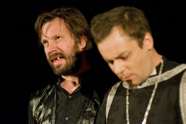 Mait Malmsten ja Taavi Teplenkov lavastuses "Islandi kell".