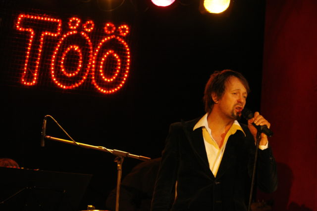 Ivo Uukkivi lavastuses "Jõgi voolab läbi linna".