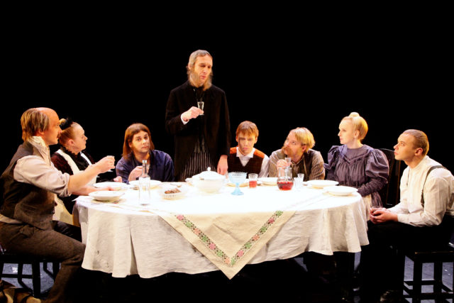 Stseen lavastusest "Kevadine Luts".