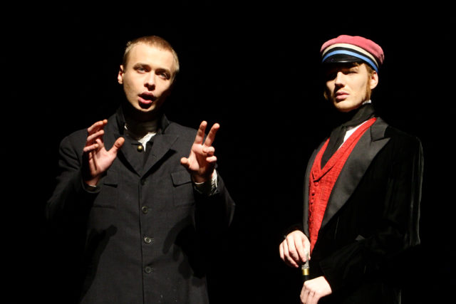 Roland Laos ja Hendrik Toompere jr lavastuses "Kevadine Luts".