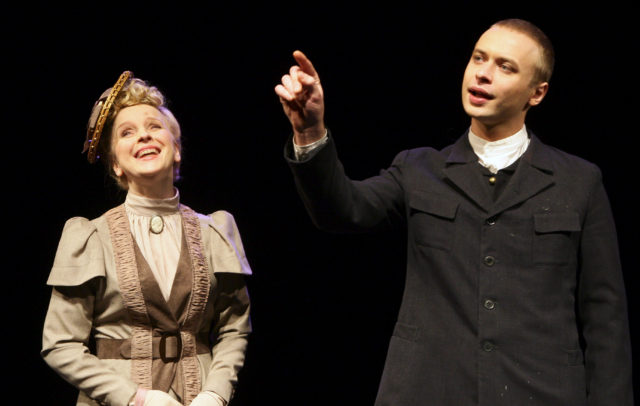 Hilje Murel ja Roland Laos lavastuses "Kevadine Luts".