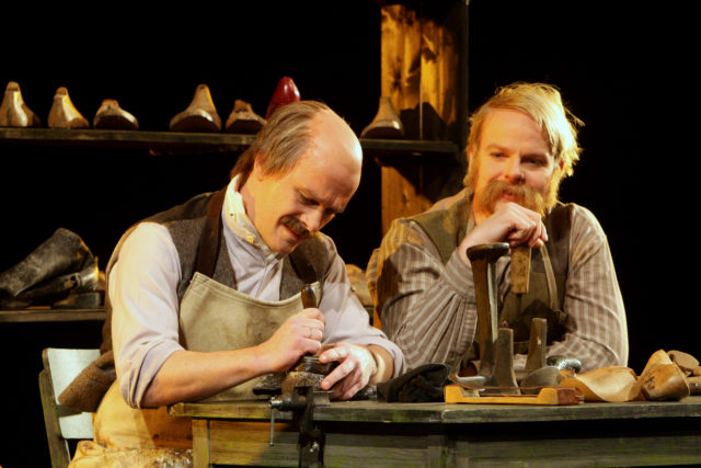 Indrek Sammul ja Tiit Sukk lavastuses "Kevadine Luts".