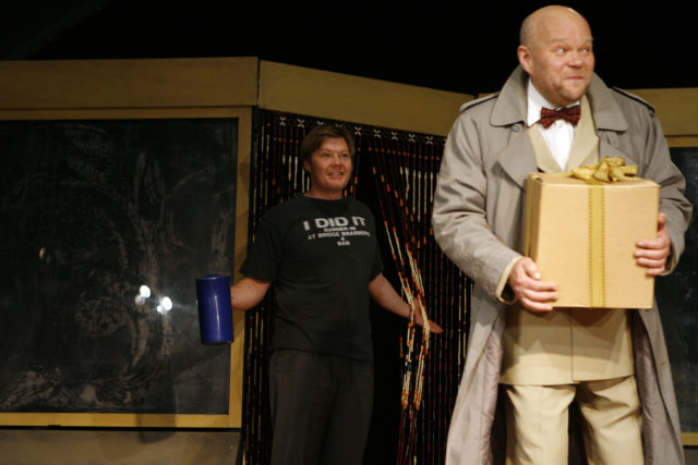 Margus Prangel ja Ain Lutsepp lavastuses "Kiirgav linn".