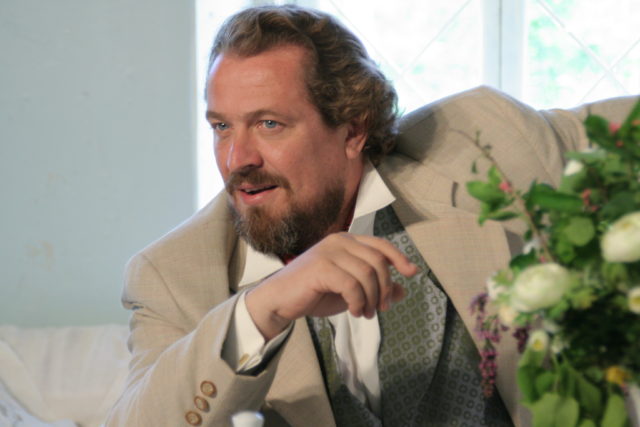 Jaan Rekkor lavastuses "Kodukoht".