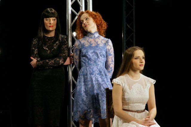 Palmiste, Heinloo, Laan lavastuses "Kolm õde".