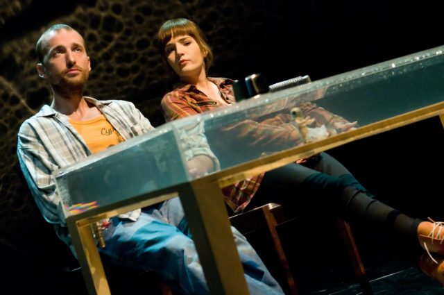 Märt Avandi ja Marta Laan lavastuses "Kontakt".