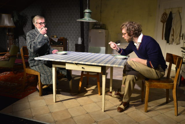 Lembit Ulfsak ja Lauri Kaldoja lavastuses "Kraepelini variatsioonid".