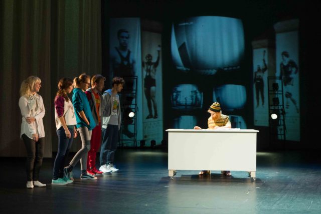 Detektiivid lavastuses "Kuldne Lurich".