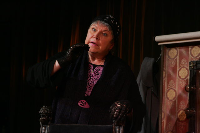 Maria Klenskaja lavastuses "Leekrüübe".