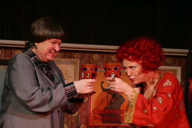 Maria Klenskaja ja Kersti Kreismann lavastuses "Leekrüübe".