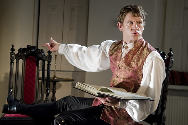 Jan Uuspõld lavastuses "Marquis d'Artiste".