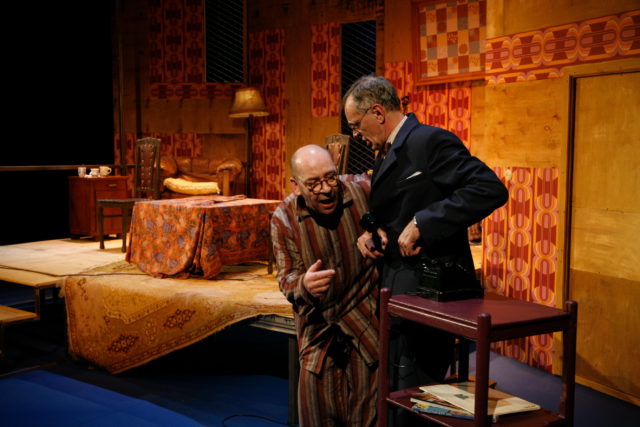 Stseen lavastusest "Päikesepoisid".