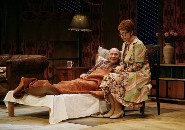 Tõnu Kark ja Ülle Kaljuste lavastuses "Päikesepoisid".