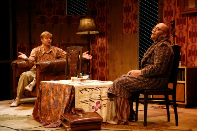 Tiit Sukk ja Tõnu Kark lavastuses "Päikesepoisid".