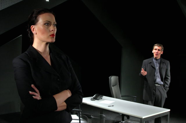 Merle Palmiste ja Raimo Pass lavastuses "Push up".