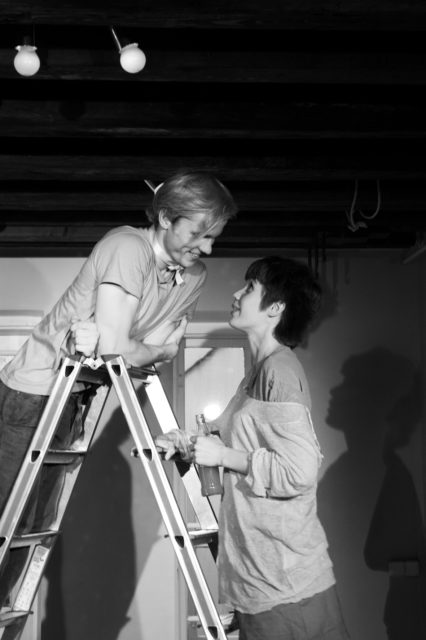 Maarja Mitt ja Kristo Viiding lavastuses "Portselansuits".