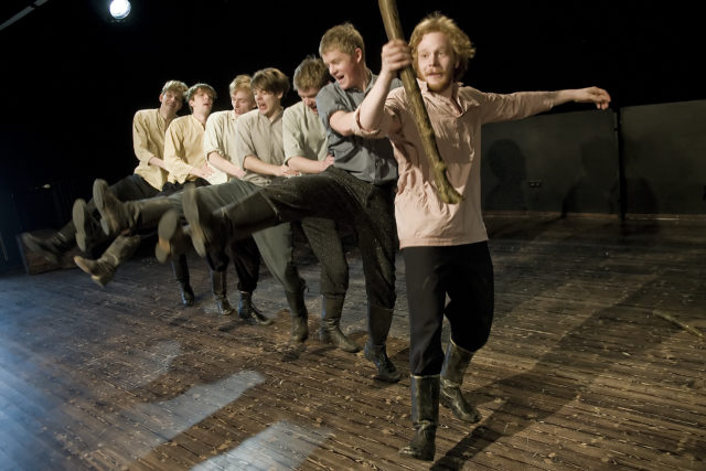 Tantsustseen lavastuses "Seitse venda".