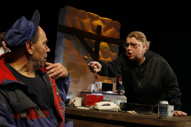 Tõnu Kark ja Maria Klenskaja lavastuses "Soome hobune".