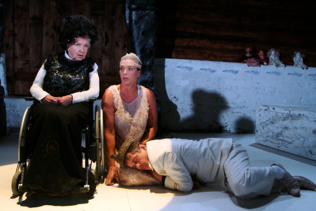 Ita Ever, Viire Valdma, Tõnu Oja lavastuses "Tuhkatriinumäng".