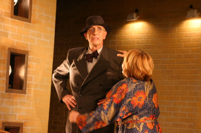 Lembit Ulfsak lavastuses "Müügimehe surm".