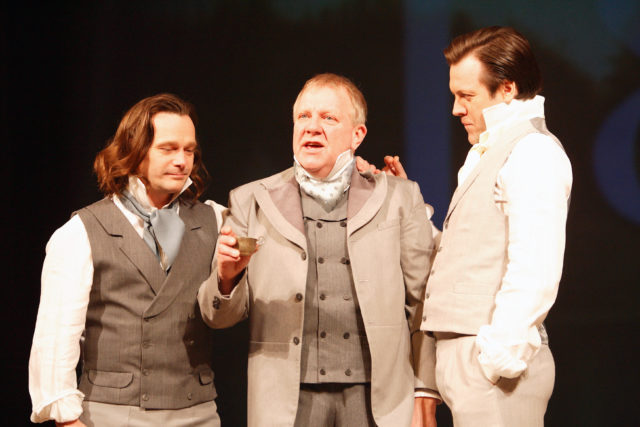 Sammul, Vaarik, Malmsten lavastuses "Utoopia rannik. II osa. Laevahukk".