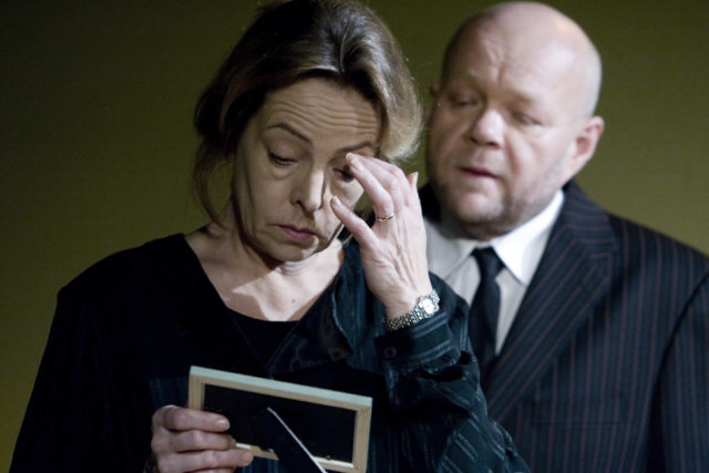 Ülle Kaljuste ja Ain Lutsepp lavastuses "Vaikne muusika".