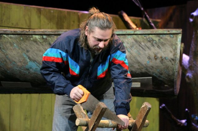 Ingomar Vihmar lavastuses "Vana roosa maja".