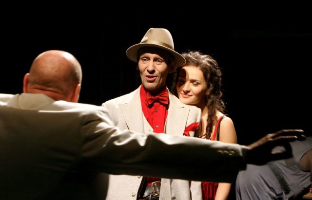 Raimo Pass ja Marta Laan lavastuses "Viies kolonn".