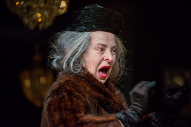 Ülle Kaljuste lavastuses "Viimasel minutil".