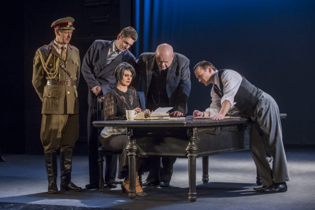 Uukkivi, Tiidus, Toompere, Lutsepp, Sammul lavastuses "Wabadusrist".