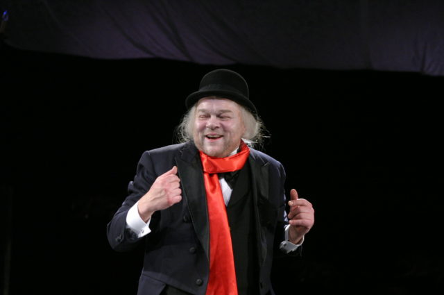 Ain Lutsepp lavastuses "Gösta Berlingi saaga".