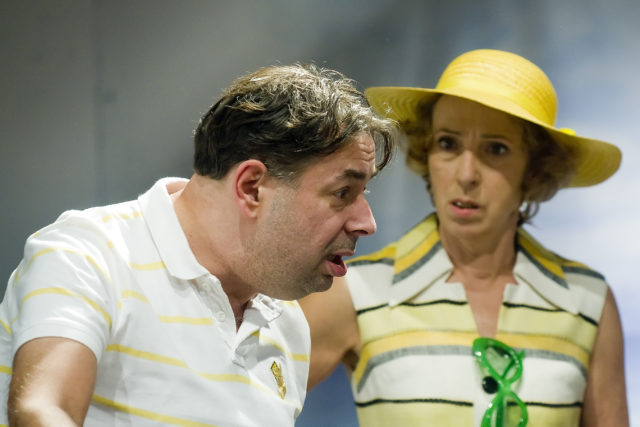 Peeter Oja ja Kaie Mihkelson lavastuses "Cancun".