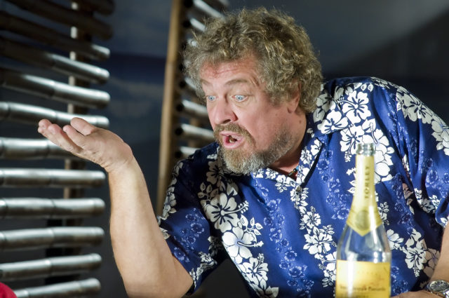 Jaan Rekkor lavastuses "Cancun".