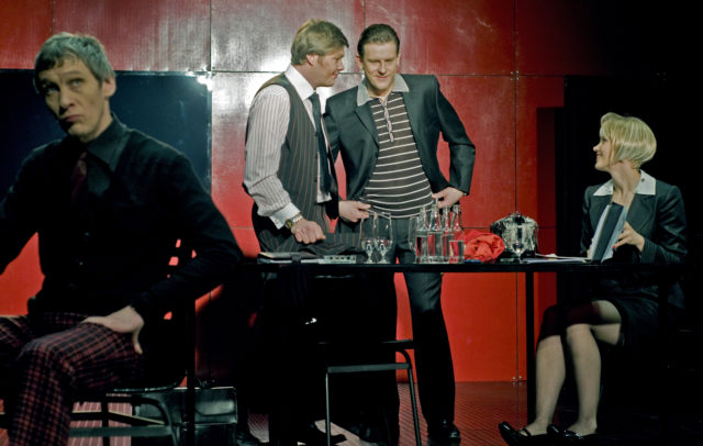 Pass, Prangel, Uuspõld, Toompere lavastuses "Grönholmi meetod".