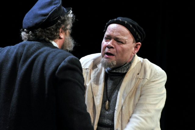 Ain Lutsepp lavastuses "Jaan Umbi lugu".