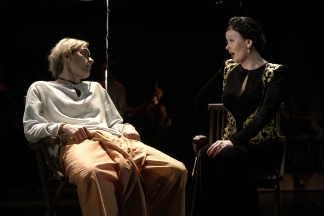 Kristo Viiding ja Merle Palmiste lavastuses "Kirsiaed".