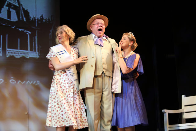 Ain Lutsepp lavastuses "Laul, mis jääb".