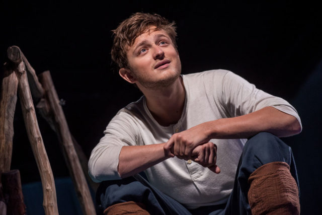 Christopher Rajaveer lavastuses "Mäed".