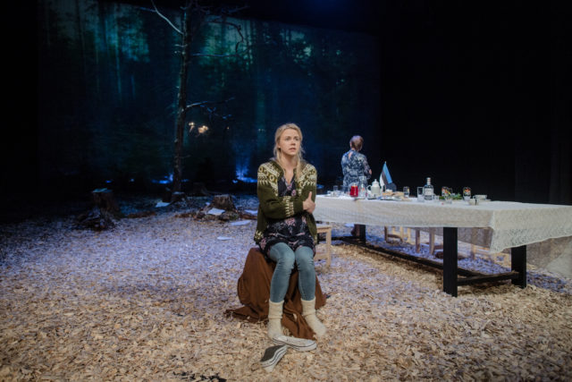 Liisa Saaremäel lavastuses "Metsa forte"
