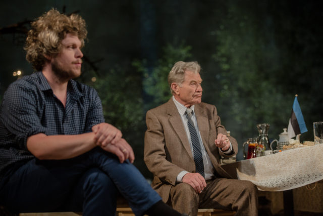 Uku Uusberg ja Voldemar Kuslap lavastuses "Metsa forte"