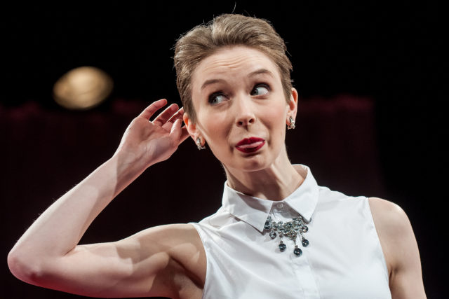 Lauli Otsar lavastuses "Misantroop".