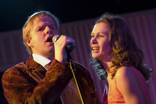 Tiit Sukk ja Kleer Maibaum lavastuses "Õitseng".