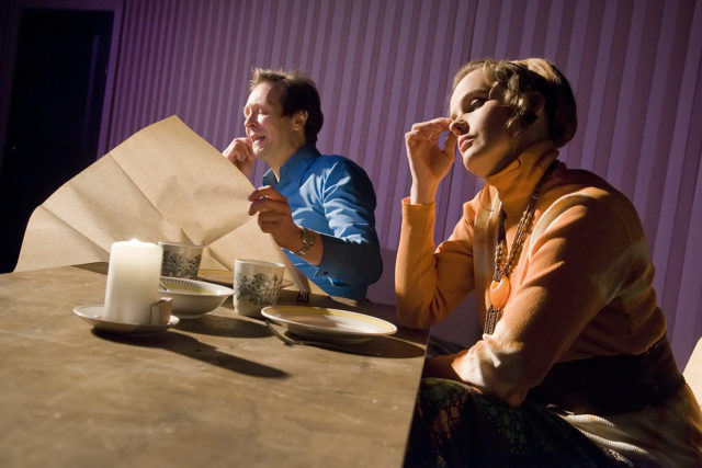 Ivo Uukkivi ja Harriet Toompere lavastuses "Õitseng".